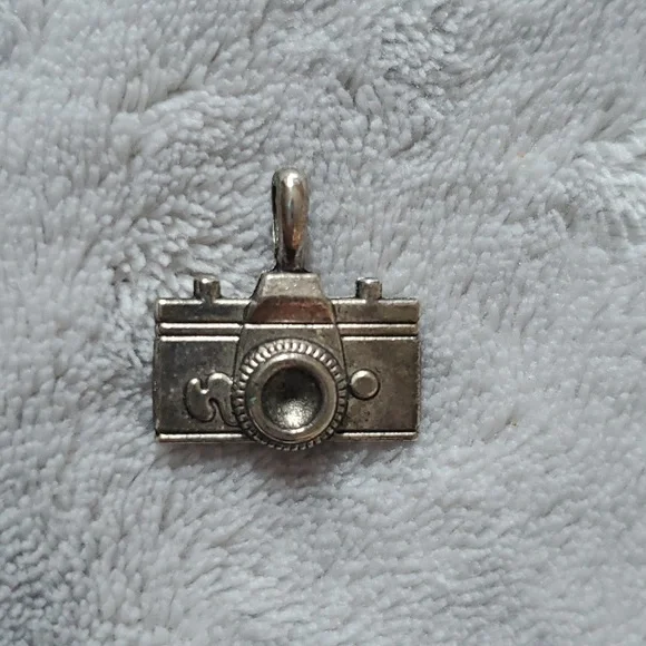 Camera Charm - Picture 1 of 2